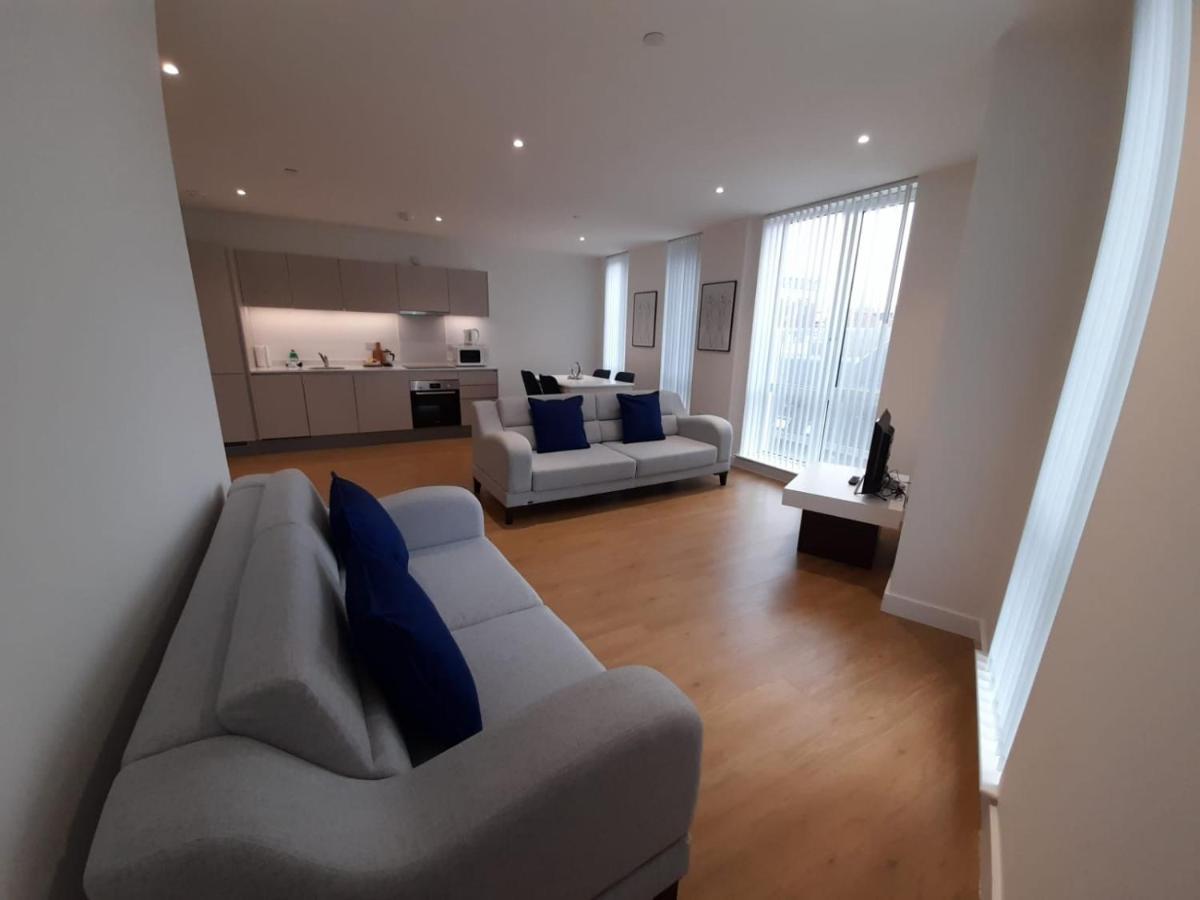 Berks Luxury Serviced Apartments , Free Parking, Free Gym And Free Wifi Бракнелл Екстер'єр фото