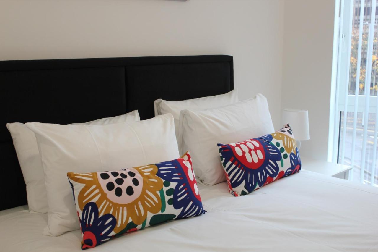 Berks Luxury Serviced Apartments , Free Parking, Free Gym And Free Wifi Бракнелл Екстер'єр фото