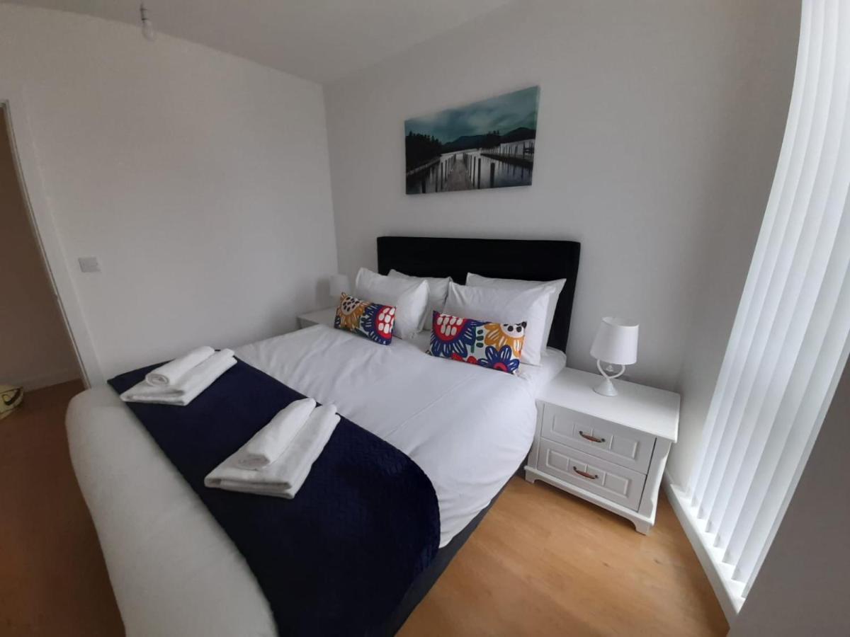 Berks Luxury Serviced Apartments , Free Parking, Free Gym And Free Wifi Бракнелл Екстер'єр фото