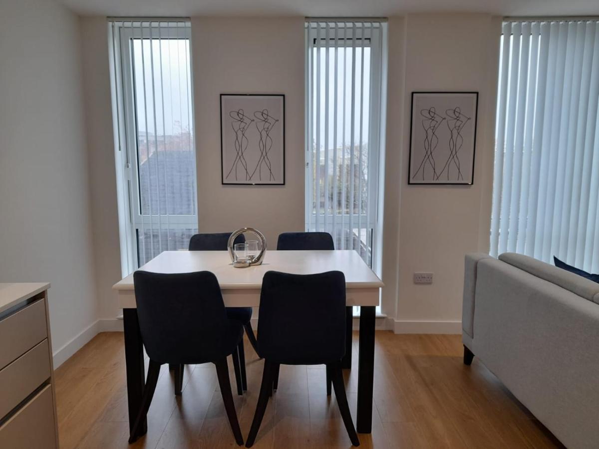 Berks Luxury Serviced Apartments , Free Parking, Free Gym And Free Wifi Бракнелл Екстер'єр фото