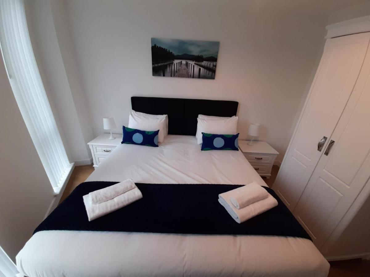 Berks Luxury Serviced Apartments , Free Parking, Free Gym And Free Wifi Бракнелл Екстер'єр фото