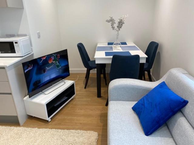 Berks Luxury Serviced Apartments , Free Parking, Free Gym And Free Wifi Бракнелл Екстер'єр фото