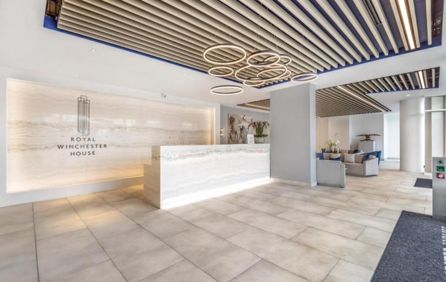 Berks Luxury Serviced Apartments , Free Parking, Free Gym And Free Wifi Бракнелл Екстер'єр фото