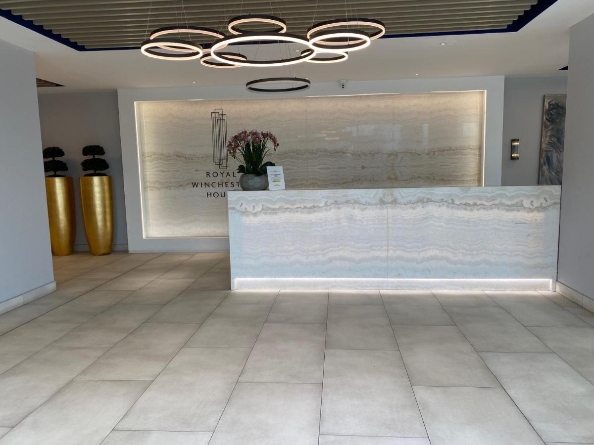 Berks Luxury Serviced Apartments , Free Parking, Free Gym And Free Wifi Бракнелл Екстер'єр фото