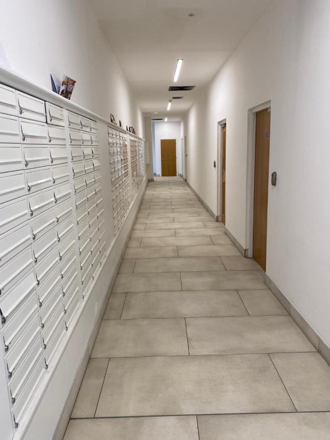 Berks Luxury Serviced Apartments , Free Parking, Free Gym And Free Wifi Бракнелл Екстер'єр фото