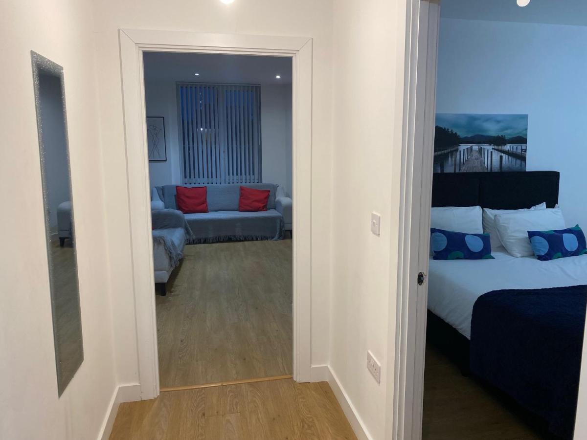Berks Luxury Serviced Apartments , Free Parking, Free Gym And Free Wifi Бракнелл Екстер'єр фото