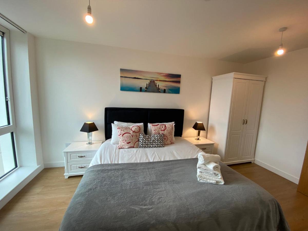 Berks Luxury Serviced Apartments , Free Parking, Free Gym And Free Wifi Бракнелл Екстер'єр фото