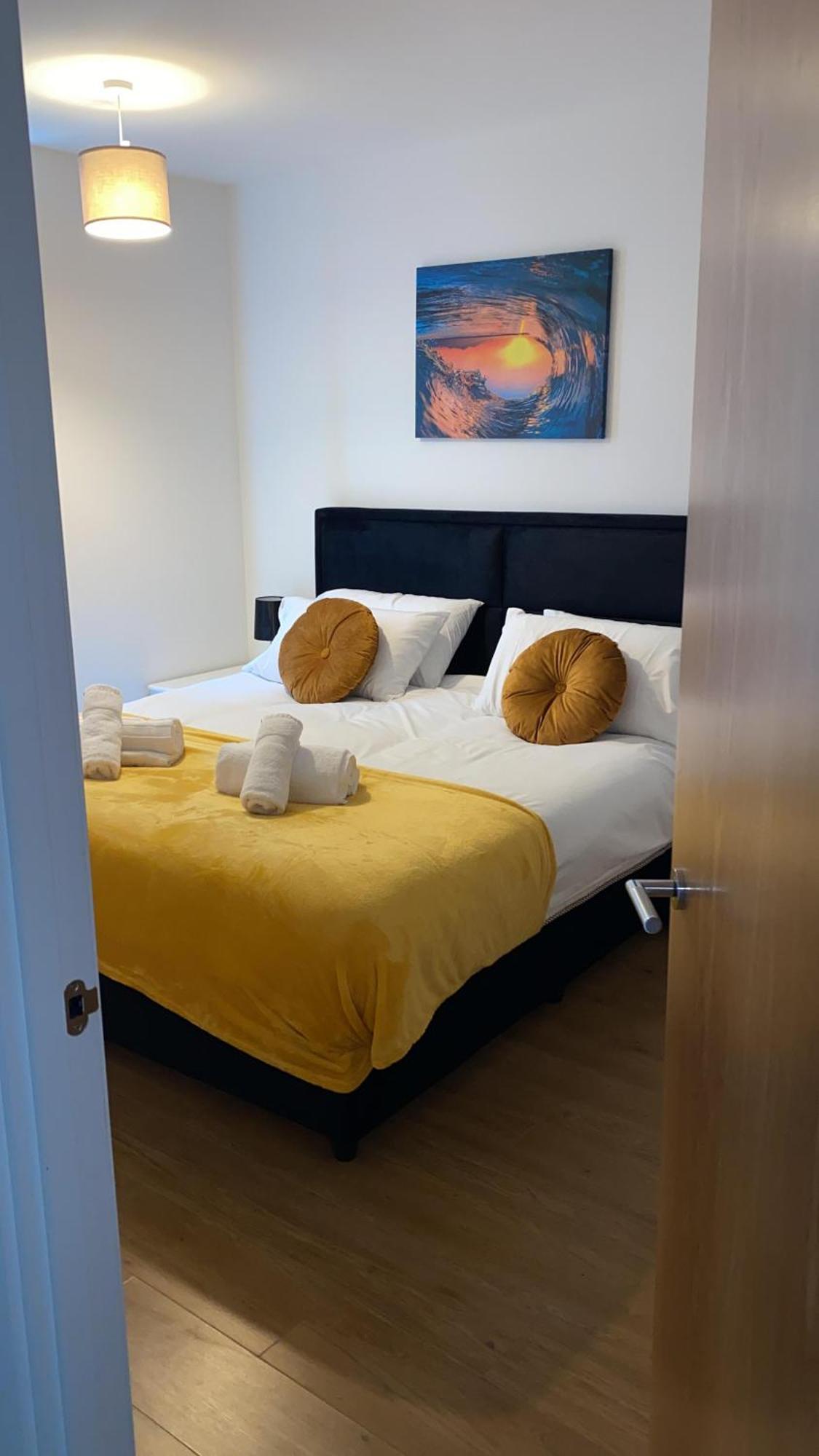 Berks Luxury Serviced Apartments , Free Parking, Free Gym And Free Wifi Бракнелл Номер фото