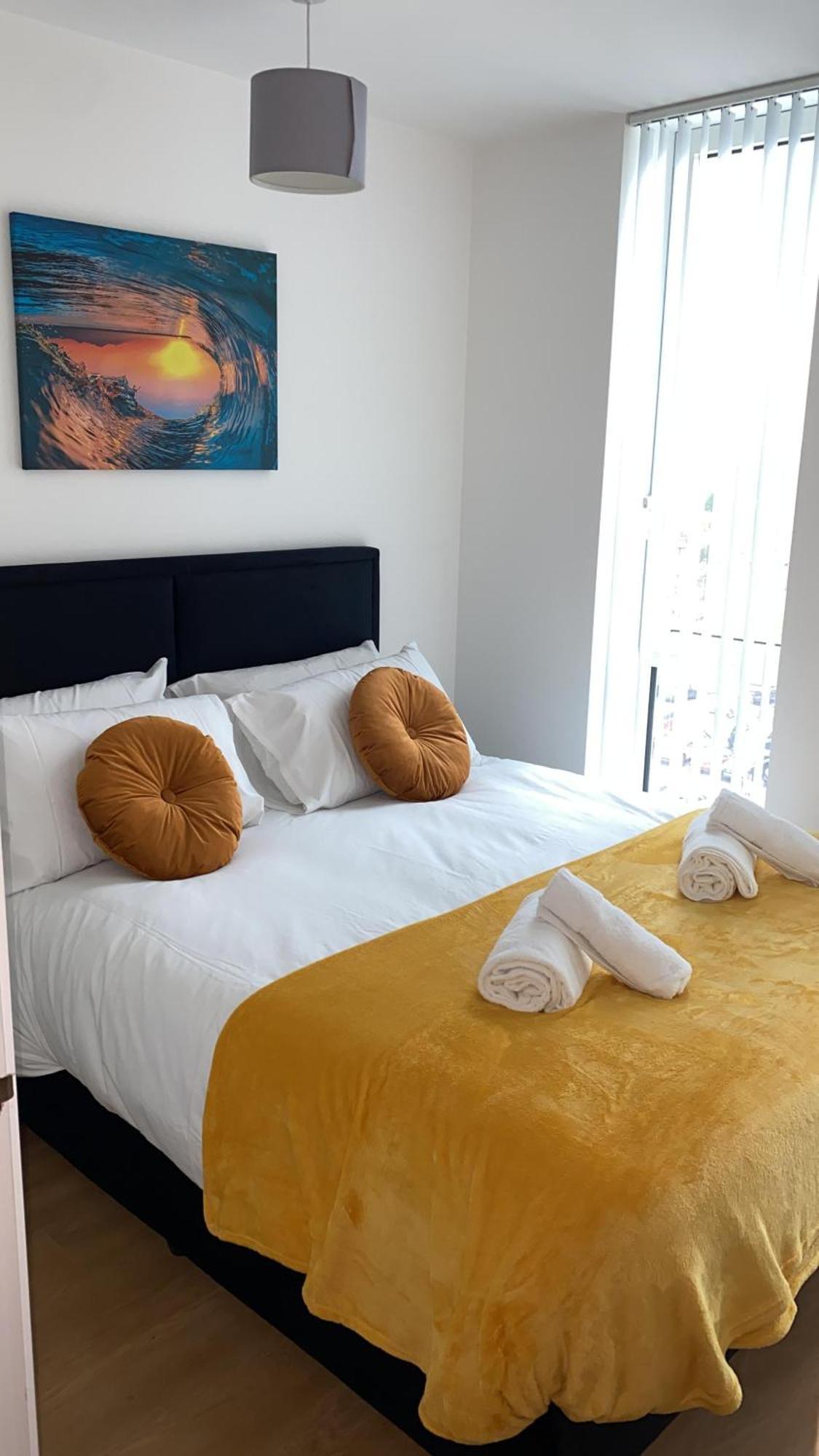 Berks Luxury Serviced Apartments , Free Parking, Free Gym And Free Wifi Бракнелл Номер фото